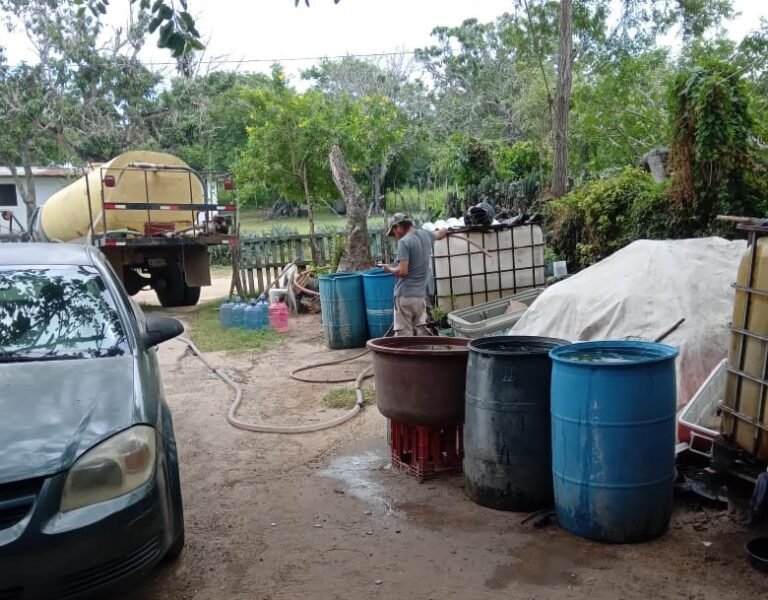 Abastece COMAPA Altamira de agua a ejidos con pipas
