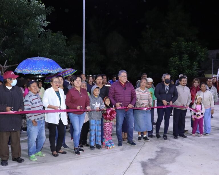 INAUGURA ARMANDO MARTÍNEZ VIALIDAD Y RECONSTRUCCIÓN DE PARQUE&nbsp;