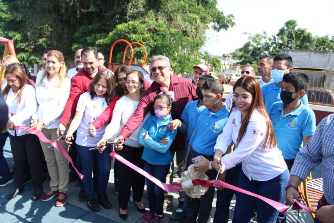 INAUGURA ARMANDO MARTÍNEZ VIALIDADES EN EL SECTOR CENTRO NORTE