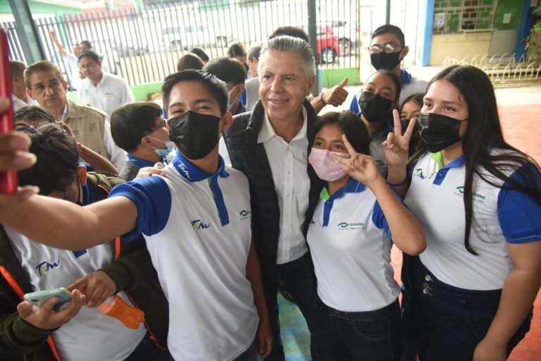 Reitera Chucho Nader su Compromiso con la Educación y con los Estudiantes de Tampico