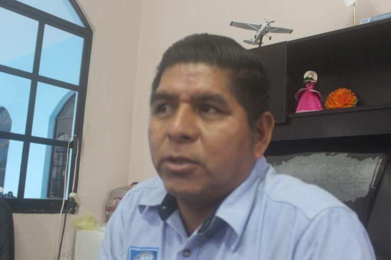 Comerciantes interesados en el bazar navideño