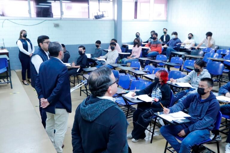 Presentan en la UAT examen de admisión Ceneval