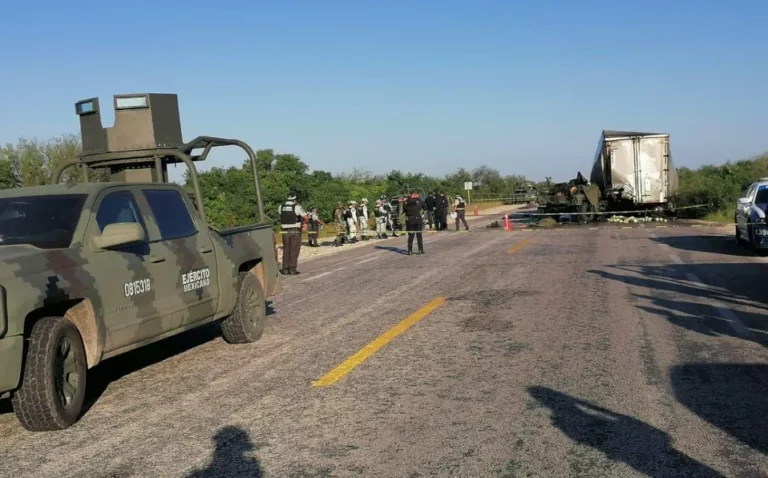 Choca vehículo de la Sedena contra tráiler en Tamaulipas; Hay 6 muertos
