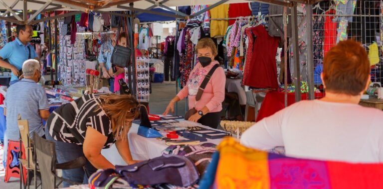 Arranca Expo Venta Navideña en plaza Isauro Alfaro