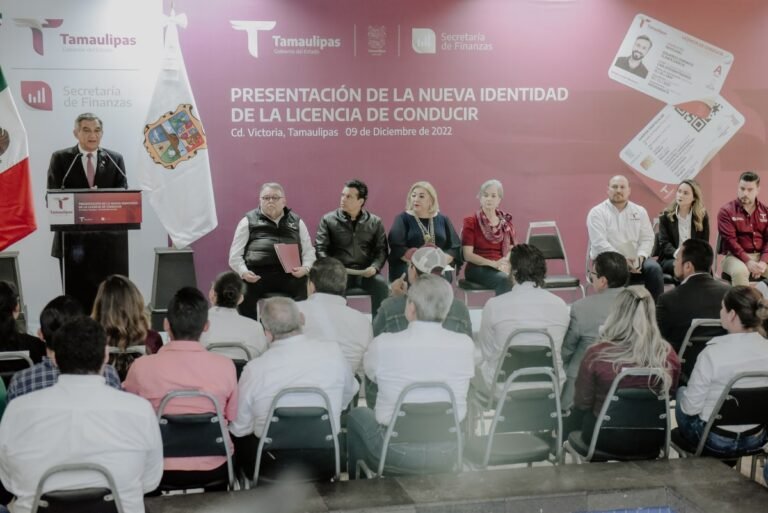 Presentan nueva licencia de conducir de Tamaulipas; pide AVA brindar mejor servicio a contribuyentes