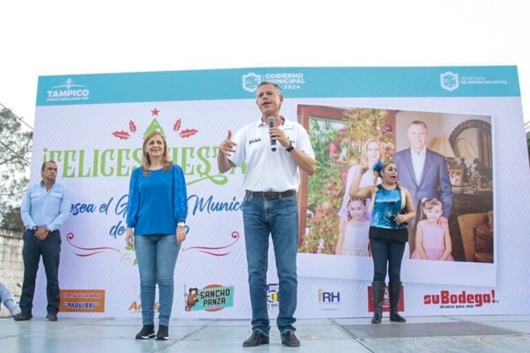 Invitan Chucho Nader y Aída Féres a Encendido del Monumental Pino Navideño