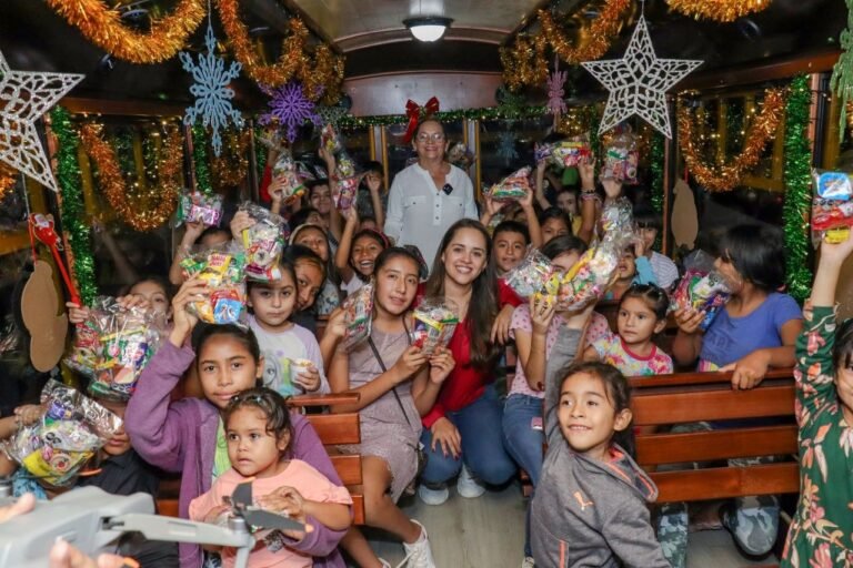 LLEVA GOBIERNO DE ALTAMIRA LA MAGIA DE LA NAVIDAD AL EJIDO ESTEROS ￼