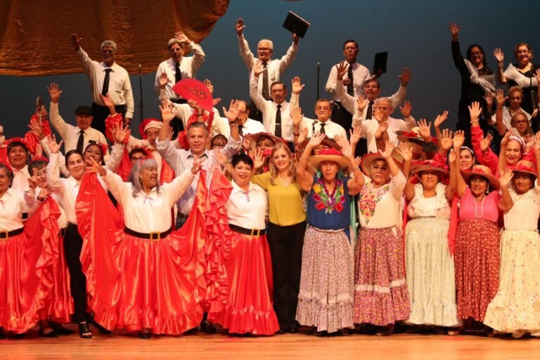 Encabezan Chucho Nader y Aída Féres Segundo Festival Navideño del Adulto Mayor