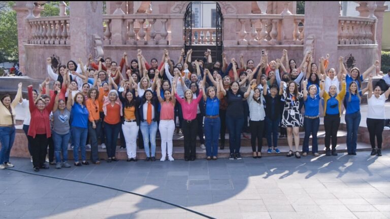 Realizan en Tampico Cadena de Sororidad por la Protección de las Mujeres