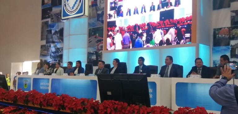 Realiza Jesús Guzmán Avilés un &nbsp;informe de resultados