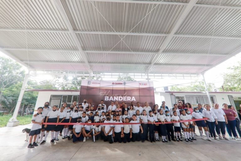 ENTREGA ARMANDO MARTÍNEZ MANRÍQUEZ OBRAS DE INFRAESTRUCTURA EDUCATIVA EN EJIDO VEGA DE ESTEROS Y COL. EMILIO PORTES GIL 