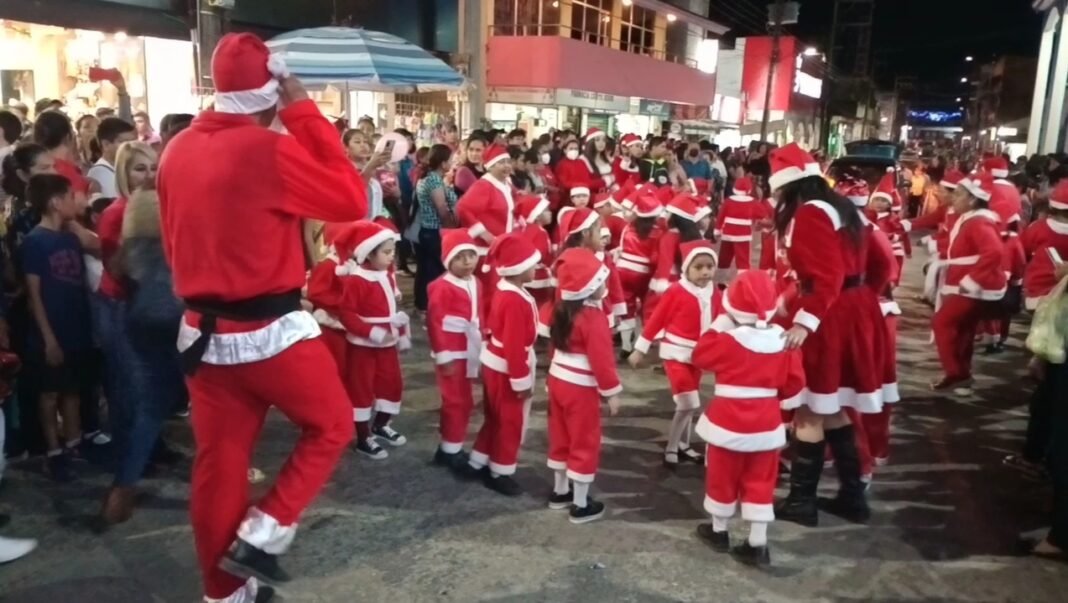Alumnos del COBAEV 55 Organizan desfile navideño