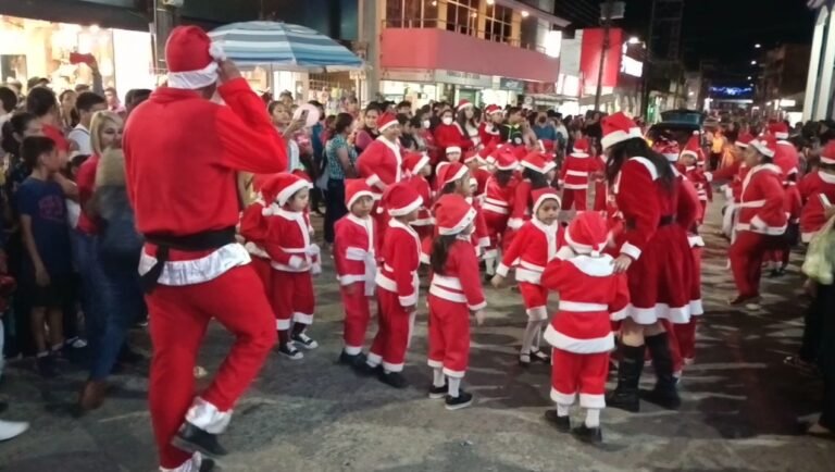 Alumnos del COBAEV 55 Organizan desfile navideño