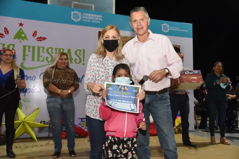 Miles de Familias Tampiqueñas Disfrutan las Posadas Navideñas