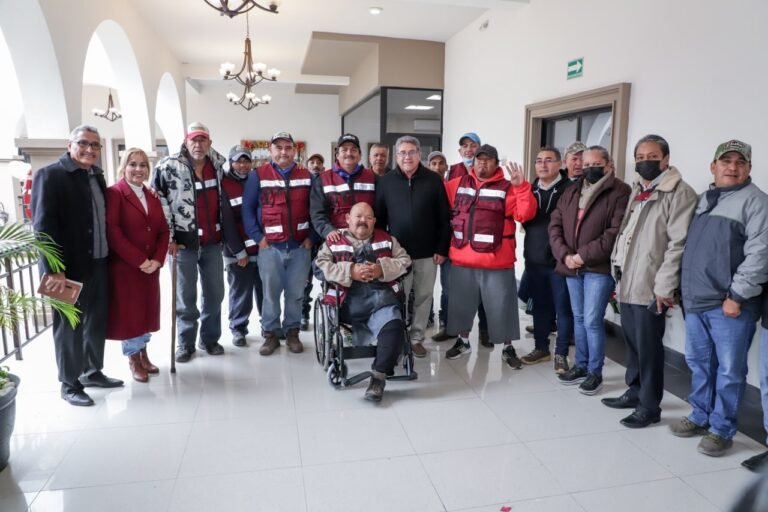 APOYA ARMANDO MARTÍNEZ MANRÍQUEZ A PERSONAL LAVA AUTOS Y BOLEROS DE LA ZONA CENTRO DE ALTAMIRA&nbsp;