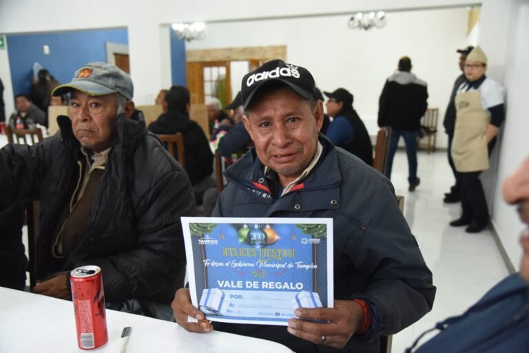 Reconoce Chucho Nader Labor de Aseadores de Calzado como Promotores del Turismo