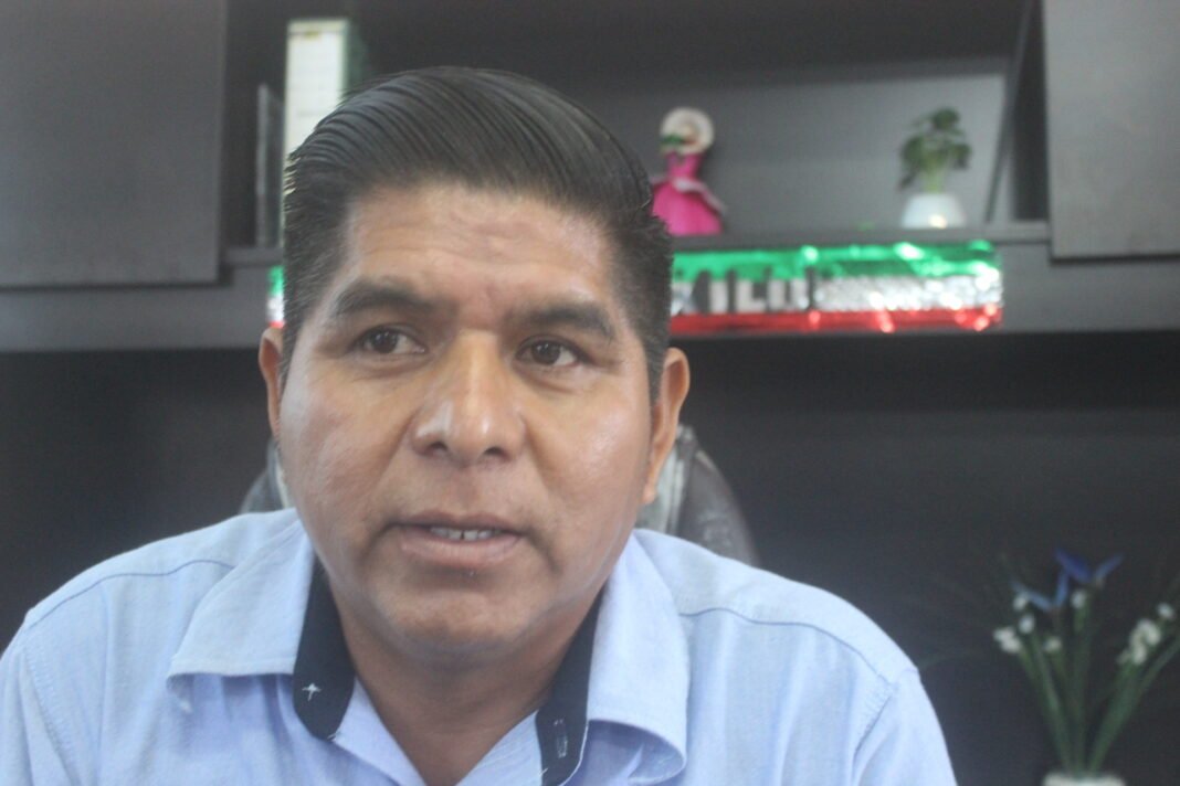 Bazar navideño beneficia a comerciantes