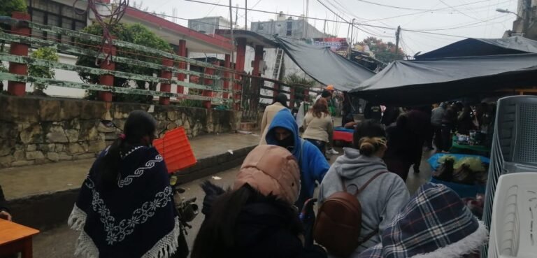 En Tantoyuca reportan bajas ventas por el intenso frío