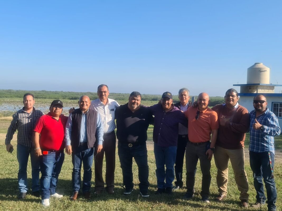FESTEJO ADRIÁN DOMÍNGUEZ A PERIODISTAS DEL NORTE DE VERACRUZ.