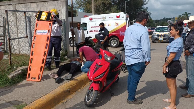Motociclista da vuelta prohibida y genera accidente