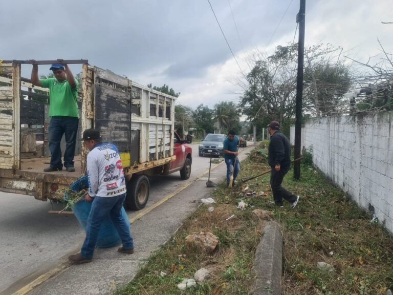 Arranca alcaldesa campaña de limpieza en escuelas