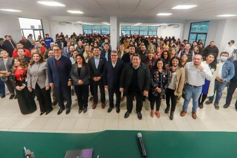 CAPACITAN A ESTUDIANTES DE LA UT ALTAMIRA EN MATERIA DE ACCESO A LA INFORMACIÓN