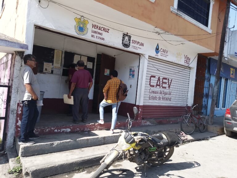 PROTESTAN POR PESIMO SERVICIO DE CAEV EN EL HIGO&nbsp;