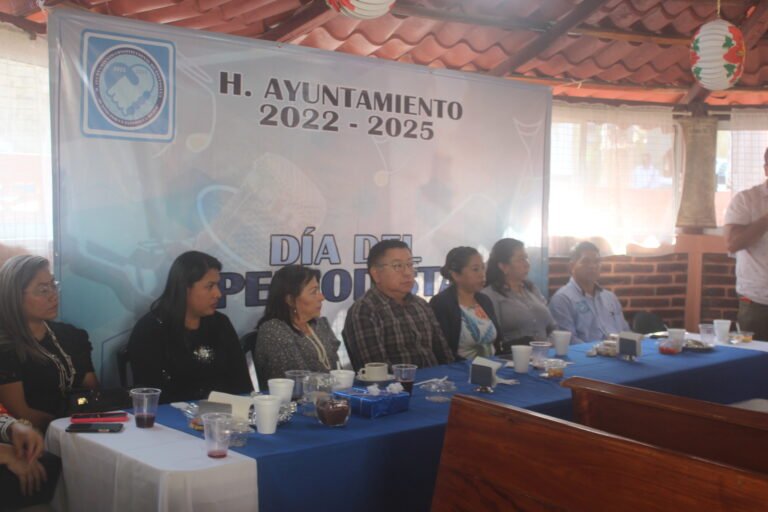 Regidores morenistas quieren moche