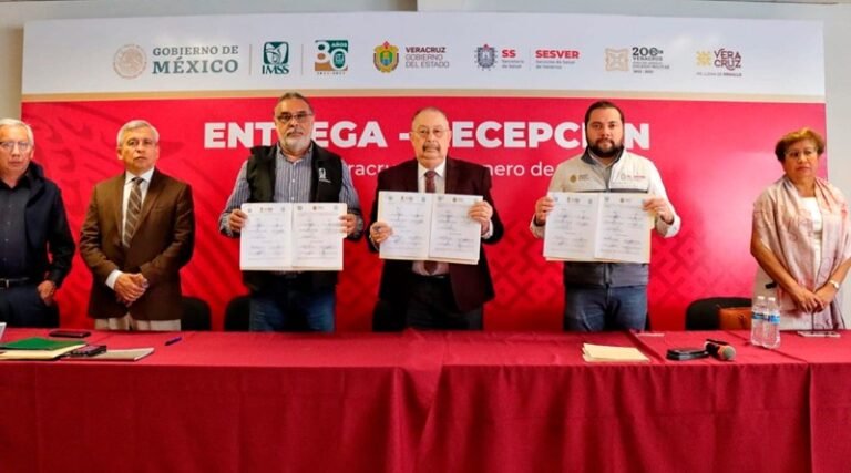 Firman convenio de entrega recepción de 31 hospitales del sistema estatal al IMSS Bienestar  