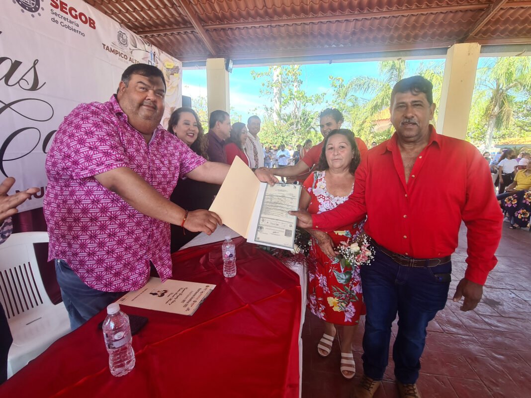 LEGALIZAN SU UNIÓN 12 PAREJAS DE TAMPICO ALTO