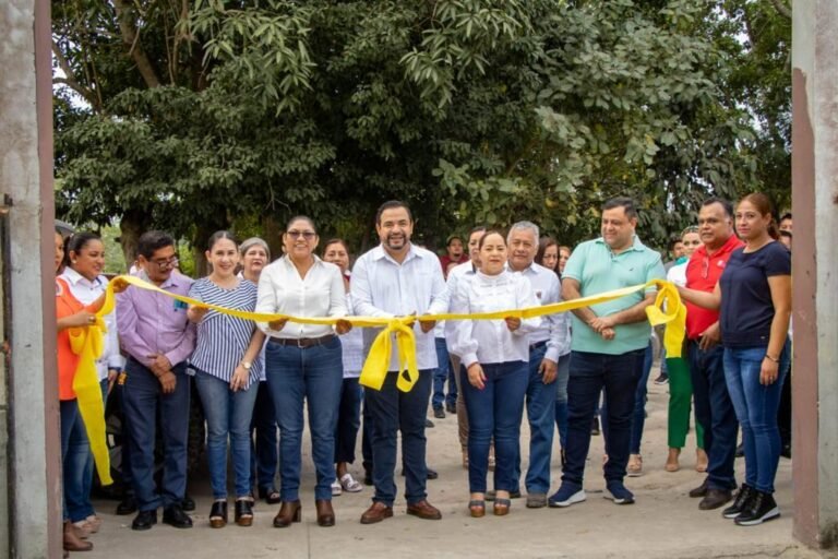 INAUGURO VICTOR DE LA GARZA BARDA  PERIMETRAL EN PRIMARIA “MIGUEL HIDALGO”