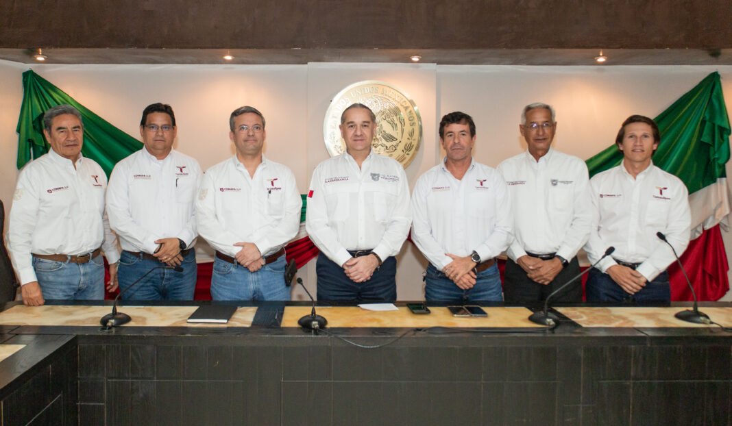 <strong>Gobierno de Adrián Oseguera estrecha lazos de colaboración con Comapa</strong>