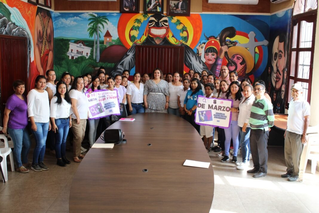 CELEBRAN EL DIA INTERNACIONAL DE LA MUJER CON TRABAJADORAS DEL AYUNTAMIENTO DE TEMPOAL