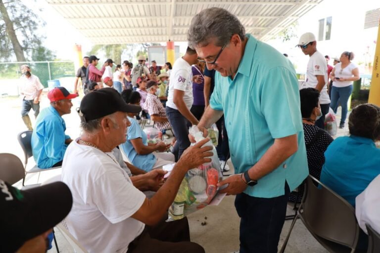 BENEFICIA GOBIERNO Y DIF DE ALTAMIRA ACERCA DE MIL ADULTOS MAYORES DE LA ZONA RURAL