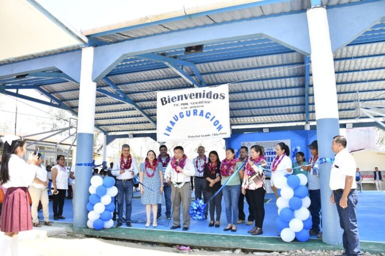 Inaugura ayuntamiento de Tantoyuca techado y cancha de usos múltiples
