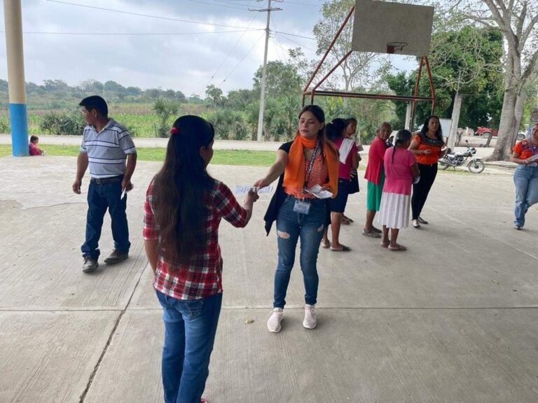 Imparten pláticas sobre violencia de género en Tantoyuca