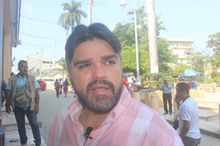 Rentan pipas para atender las solicitudes de abastecimiento de agua