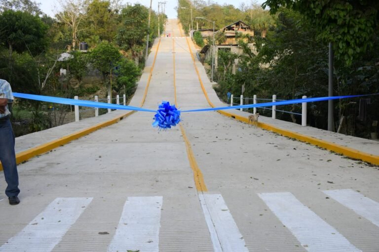 Aumentan las calles pavimentadas que construye el ayuntamiento de Tantoyuca