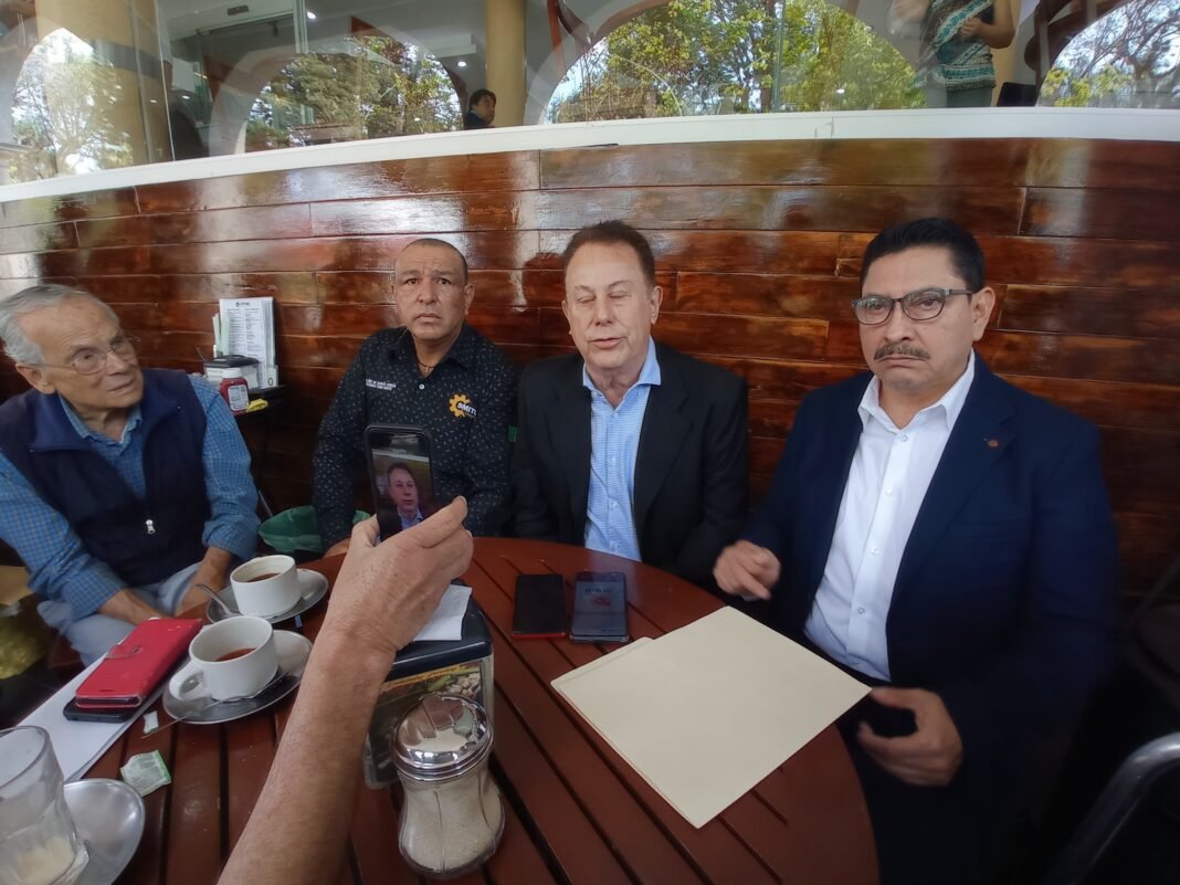 Iniciativa presidencial para reformar 23 leyes dejará  en estado de indefensión a empresarios y   a particulares