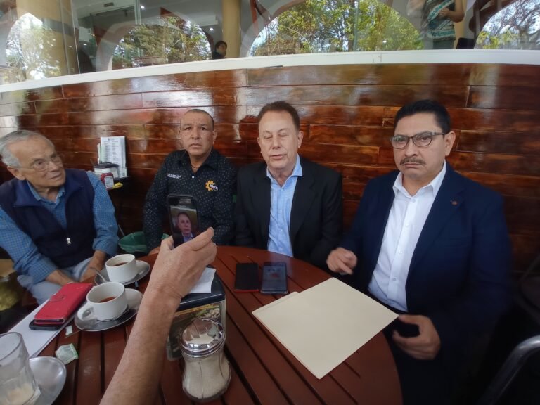 Iniciativa presidencial para reformar 23 leyes dejará  en estado de indefensión a empresarios y   a particulares