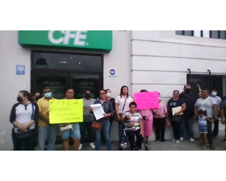 Toman oficinas de CFE por fallas en suministro en colonias de Madero