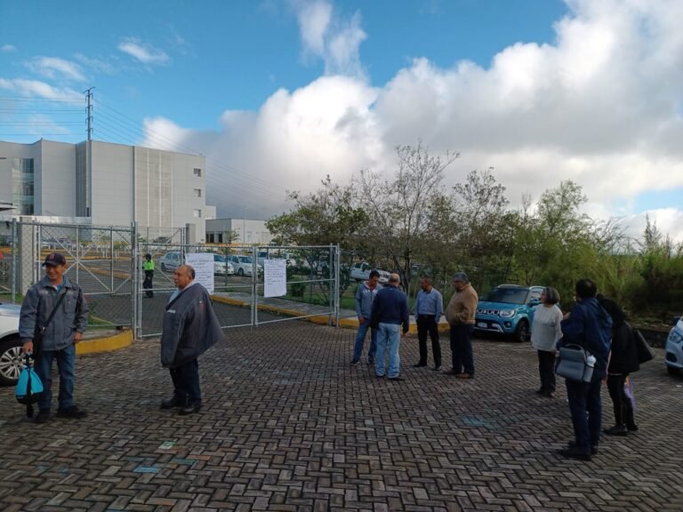 Sindicalizados toman oficinas de Conagua en  protesta por incumplimiento de acuerdos pactados 