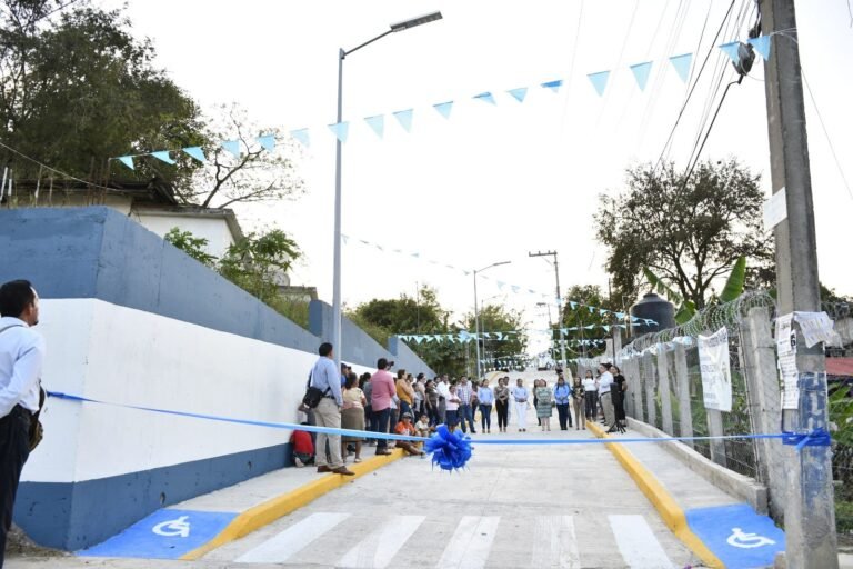 Vecinos de la Banrural Cuentan con otra calle pavimentada