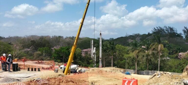Constructora del nuevo hospital del ISSSTE vio la tabuladores y paga menos a los obreros