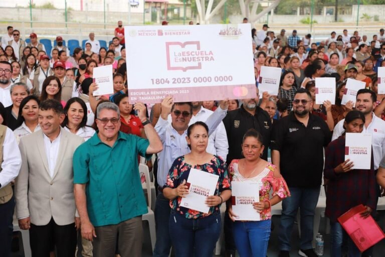PARTICIPA AMM EN ENTREGA DE TARJETAS DEL PROGRAMA FEDERAL «LA ESCUELA ES NUESTRA»