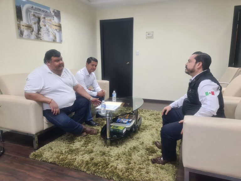 ELECTRIFICAN COMUNIDADES DE LA COSTA DE CABO ROJO EN TAMPICO ALTO