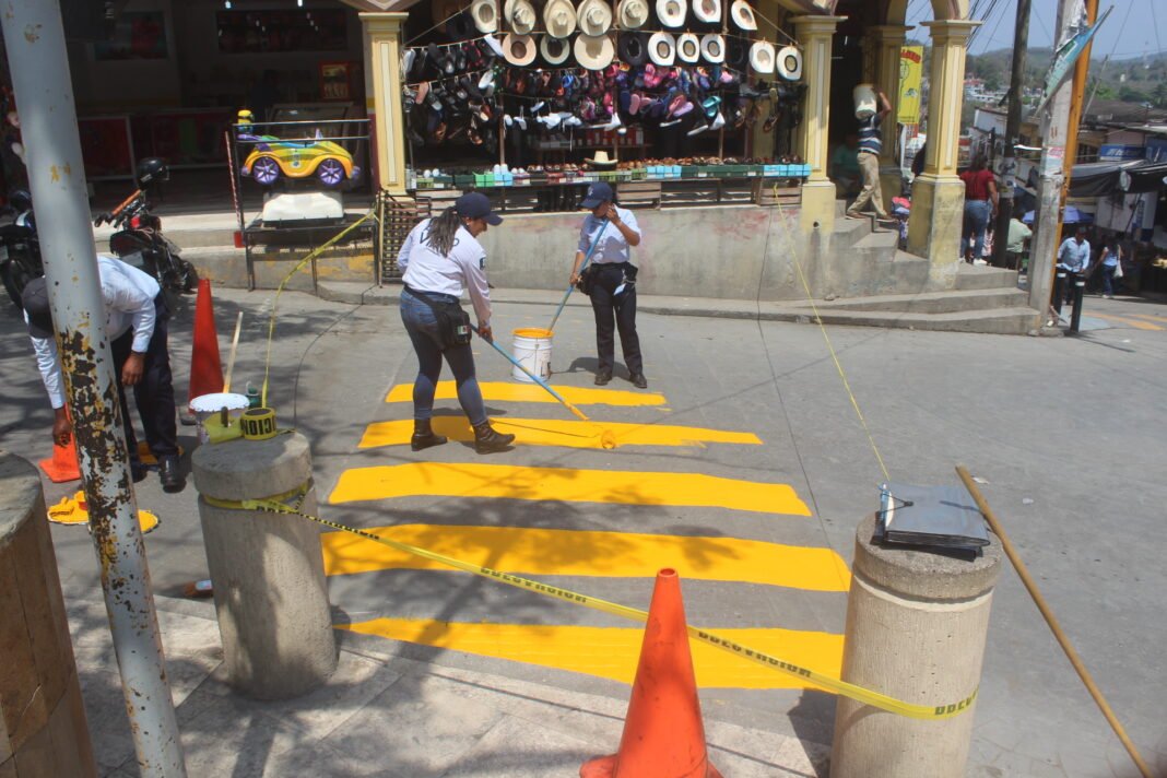 En Tantoyuca, balizan las calles de la ciudad