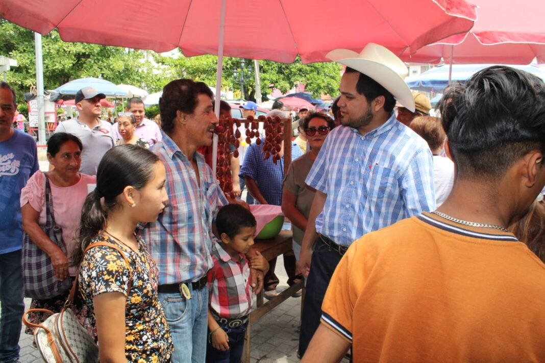 NESTOR RODOLFO RIVERA PEREZ, ALCALDE DE TERRITORIO, NO DE ESCRITORIO