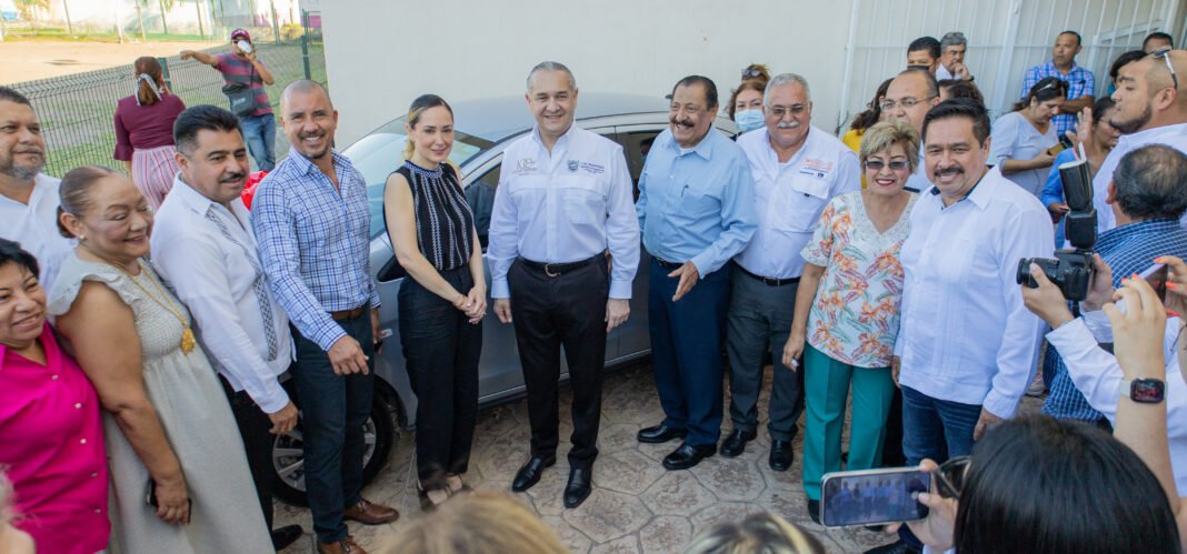 <strong>Los docentes de Ciudad Madero son ejemplo de compromiso, unidad y excelencia: Adrián Oseguera</strong>