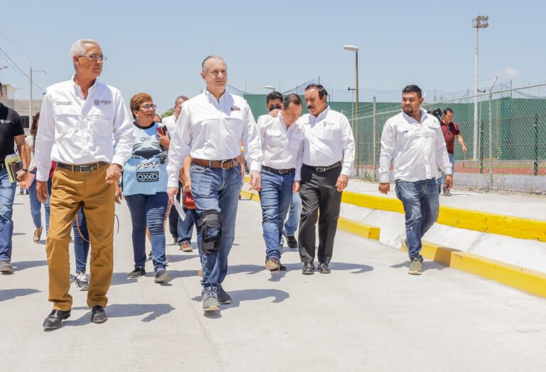 Acude Adrián Oseguera a supervisar Obras de Infraestructura Vial